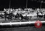Standbild Mais Quaste Derby Kabelbaum Pferderennen Goshen New York USA, 1944, aus Sekunde 15 historischem Filmmaterial Videoclip 65675036126
