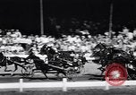 Standbild Mais Quaste Derby Kabelbaum Pferderennen Goshen New York USA, 1944, aus Sekunde 19 historischem Filmmaterial Videoclip 65675036126