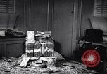 Standbild Gold Miner Streiks Es Rich Toronto Ontario Kanada, 1946, aus Sekunde 18 historischem Filmmaterial Videoclip 65675036131