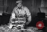 Standbild Gold Miner Streiks Es Rich Toronto Ontario Kanada, 1946, aus Sekunde 20 historischem Filmmaterial Videoclip 65675036131