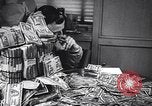 Standbild Gold Miner Streiks Es Rich Toronto Ontario Kanada, 1946, aus Sekunde 33 historischem Filmmaterial Videoclip 65675036131
