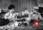 Standbild Gold Miner Streiks Es Rich Toronto Ontario Kanada, 1946, aus Sekunde 36 historischem Filmmaterial Videoclip 65675036131