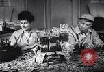 Standbild Gold Miner Streiks Es Rich Toronto Ontario Kanada, 1946, aus Sekunde 37 historischem Filmmaterial Videoclip 65675036131