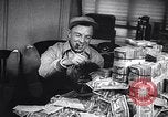 Standbild Gold Miner Streiks Es Rich Toronto Ontario Kanada, 1946, aus Sekunde 47 historischem Filmmaterial Videoclip 65675036131