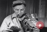 Standbild Gold Miner Streiks Es Rich Toronto Ontario Kanada, 1946, aus Sekunde 57 historischem Filmmaterial Videoclip 65675036131