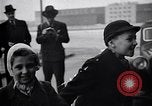 Immagine di Ceco bambini ebrei fuggire alla sicurezza nella seconda guerra mondiale La Cecoslovacchia, 1938, secondo 3 filmato di repertorio 65675036143
