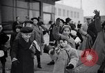 Immagine di Ceco bambini ebrei fuggire alla sicurezza nella seconda guerra mondiale La Cecoslovacchia, 1938, secondo 9 filmato di repertorio 65675036143