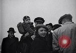 Immagine di Ceco bambini ebrei fuggire alla sicurezza nella seconda guerra mondiale La Cecoslovacchia, 1938, secondo 58 filmato di repertorio 65675036143