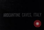 Standbild 320 Italiener erschossen durch die Nazis Ardentine Höhlen Italien, 1945, aus Sekunde 29 historischem Filmmaterial Videoclip 65675036154