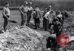 Image Arnsdadt camp de concentration Arnstadt Allemagne, 1945, de la seconde 62 séquences d'archives historiques vidéo 65675036160