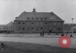 Standbild Munster Konzentrationslager Munster Deutschland, 1945, aus Sekunde 11 historischem Filmmaterial Videoclip 65675036167