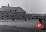 Standbild Munster Konzentrationslager Munster Deutschland, 1945, aus Sekunde 12 historischem Filmmaterial Videoclip 65675036167