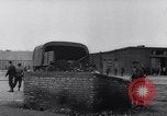 Standbild Munster Konzentrationslager Munster Deutschland, 1945, aus Sekunde 16 historischem Filmmaterial Videoclip 65675036167