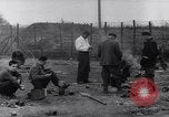 Standbild Munster Konzentrationslager Munster Deutschland, 1945, aus Sekunde 37 historischem Filmmaterial Videoclip 65675036167