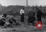 Standbild Munster Konzentrationslager Munster Deutschland, 1945, aus Sekunde 38 historischem Filmmaterial Videoclip 65675036167