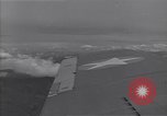 Immagine di Bombardier sparando Guadalcanal nelle Isole Salomone, 1944, secondo 7 filmato di repertorio 65675036190