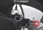 Immagine di Bombardier sparando Guadalcanal nelle Isole Salomone, 1944, secondo 9 filmato di repertorio 65675036190