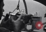Immagine di Bombardier sparando Guadalcanal nelle Isole Salomone, 1944, secondo 18 filmato di repertorio 65675036190