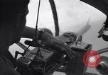 Immagine di Bombardier sparando Guadalcanal nelle Isole Salomone, 1944, secondo 24 filmato di repertorio 65675036190