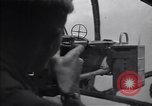 Immagine di Bombardier sparando Guadalcanal nelle Isole Salomone, 1944, secondo 42 filmato di repertorio 65675036190