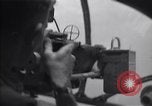Immagine di Bombardier sparando Guadalcanal nelle Isole Salomone, 1944, secondo 50 filmato di repertorio 65675036190