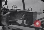 Immagine di Bombardier sparando Guadalcanal nelle Isole Salomone, 1944, secondo 55 filmato di repertorio 65675036190