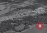 Standbild Carney Feld Start- und Landebahn Guadalcanal Salomonen, 1944, aus Sekunde 6 historischem Filmmaterial Videoclip 65675036192