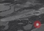 Standbild Carney Feld Start- und Landebahn Guadalcanal Salomonen, 1944, aus Sekunde 10 historischem Filmmaterial Videoclip 65675036192