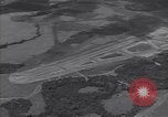 Standbild Carney Feld Start- und Landebahn Guadalcanal Salomonen, 1944, aus Sekunde 13 historischem Filmmaterial Videoclip 65675036192