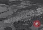 Standbild Carney Feld Start- und Landebahn Guadalcanal Salomonen, 1944, aus Sekunde 18 historischem Filmmaterial Videoclip 65675036192