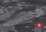 Standbild Carney Feld Start- und Landebahn Guadalcanal Salomonen, 1944, aus Sekunde 22 historischem Filmmaterial Videoclip 65675036192