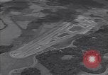 Standbild Carney Feld Start- und Landebahn Guadalcanal Salomonen, 1944, aus Sekunde 26 historischem Filmmaterial Videoclip 65675036192