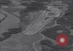 Standbild Carney Feld Start- und Landebahn Guadalcanal Salomonen, 1944, aus Sekunde 39 historischem Filmmaterial Videoclip 65675036192