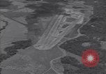 Standbild Carney Feld Start- und Landebahn Guadalcanal Salomonen, 1944, aus Sekunde 41 historischem Filmmaterial Videoclip 65675036192