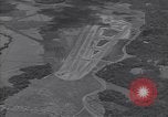 Standbild Carney Feld Start- und Landebahn Guadalcanal Salomonen, 1944, aus Sekunde 42 historischem Filmmaterial Videoclip 65675036192
