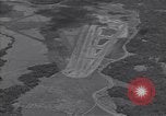 Standbild Carney Feld Start- und Landebahn Guadalcanal Salomonen, 1944, aus Sekunde 45 historischem Filmmaterial Videoclip 65675036192