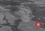 Standbild Carney Feld Start- und Landebahn Guadalcanal Salomonen, 1944, aus Sekunde 60 historischem Filmmaterial Videoclip 65675036192