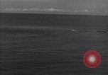 Standbild Bombardierung japanische Stellungen Guadalcanal Salomonen, 1944, aus Sekunde 5 historischem Filmmaterial Videoclip 65675036196