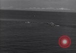 Standbild Bombardierung japanische Stellungen Guadalcanal Salomonen, 1944, aus Sekunde 9 historischem Filmmaterial Videoclip 65675036196