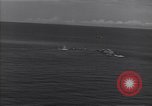 Standbild Bombardierung japanische Stellungen Guadalcanal Salomonen, 1944, aus Sekunde 10 historischem Filmmaterial Videoclip 65675036196