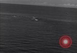 Standbild Bombardierung japanische Stellungen Guadalcanal Salomonen, 1944, aus Sekunde 13 historischem Filmmaterial Videoclip 65675036196