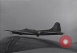 Standbild Bombardierung japanische Stellungen Guadalcanal Salomonen, 1944, aus Sekunde 26 historischem Filmmaterial Videoclip 65675036196