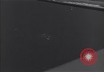 Standbild Bombardierung japanische Stellungen Guadalcanal Salomonen, 1944, aus Sekunde 56 historischem Filmmaterial Videoclip 65675036196