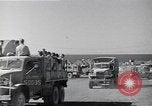 Standbild Besatzungsmitglieder Saipan Nördliche Marianen, 1945, aus Sekunde 9 historischem Filmmaterial Videoclip 65675036230