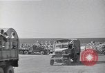 Standbild Besatzungsmitglieder Saipan Nördliche Marianen, 1945, aus Sekunde 10 historischem Filmmaterial Videoclip 65675036230