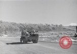 Standbild Besatzungsmitglieder Saipan Nördliche Marianen, 1945, aus Sekunde 17 historischem Filmmaterial Videoclip 65675036230
