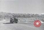 Standbild Besatzungsmitglieder Saipan Nördliche Marianen, 1945, aus Sekunde 18 historischem Filmmaterial Videoclip 65675036230