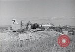 Standbild Besatzungsmitglieder Saipan Nördliche Marianen, 1945, aus Sekunde 22 historischem Filmmaterial Videoclip 65675036230