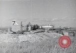 Standbild Besatzungsmitglieder Saipan Nördliche Marianen, 1945, aus Sekunde 24 historischem Filmmaterial Videoclip 65675036230