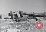Standbild Besatzungsmitglieder Saipan Nördliche Marianen, 1945, aus Sekunde 29 historischem Filmmaterial Videoclip 65675036230